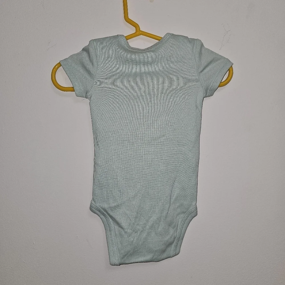 Nwot 2‎ bodysuits easter carters size 3 months white and light green